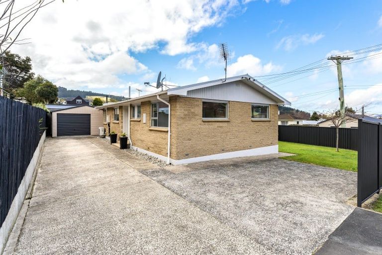 Photo of property in 2 Kaira Street, Sawyers Bay, Port Chalmers, 9023