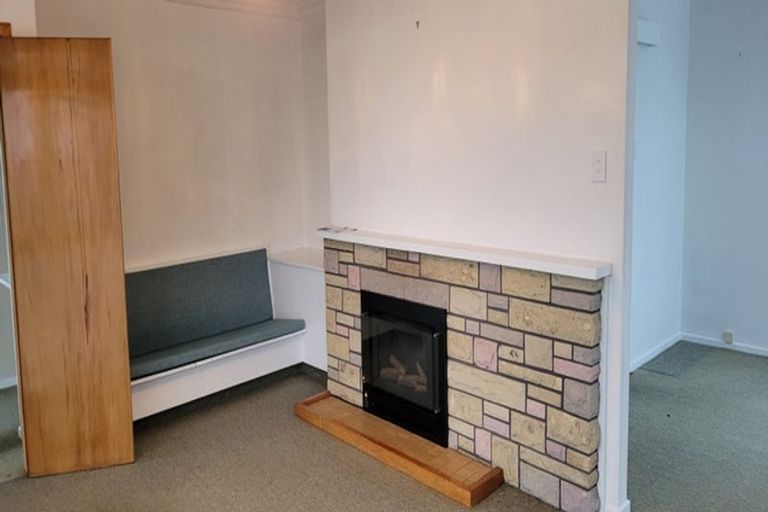 Photo of property in 8 Kitchener Terrace, Moturoa, New Plymouth, 4310