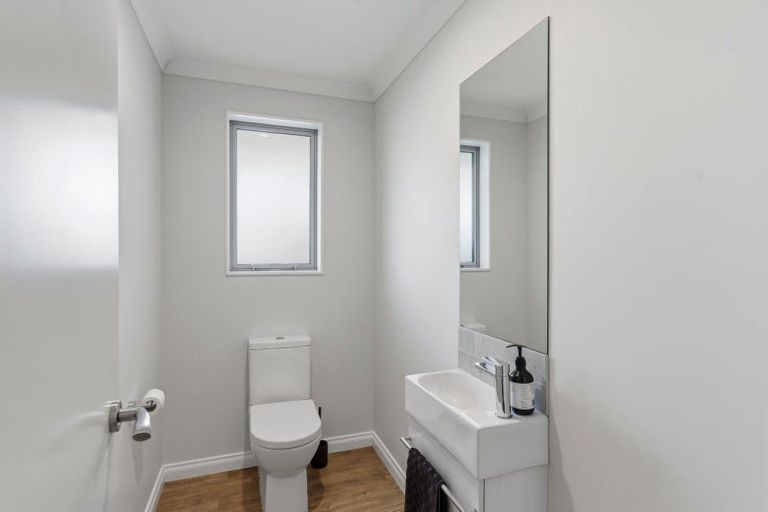 Photo of property in 11 Taranui Way, Paraparaumu Beach, Paraparaumu, 5032