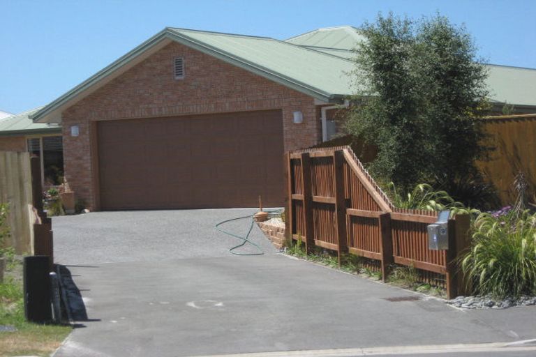 Photo of property in 9 Hoihere Place, Parklands, Christchurch, 8083