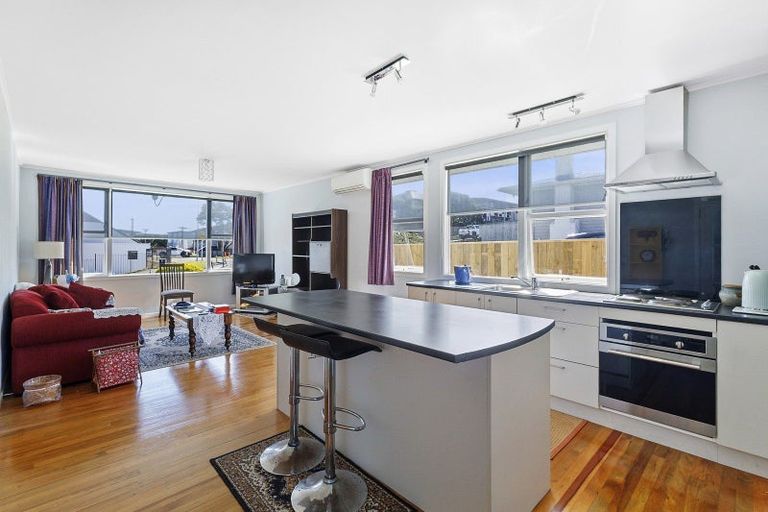 Photo of property in 82 Warspite Avenue, Cannons Creek, Porirua, 5024
