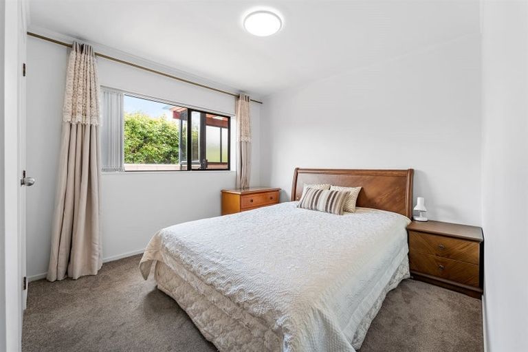 Photo of property in 1/10 Channel View Road, Campbells Bay, Auckland, 0630