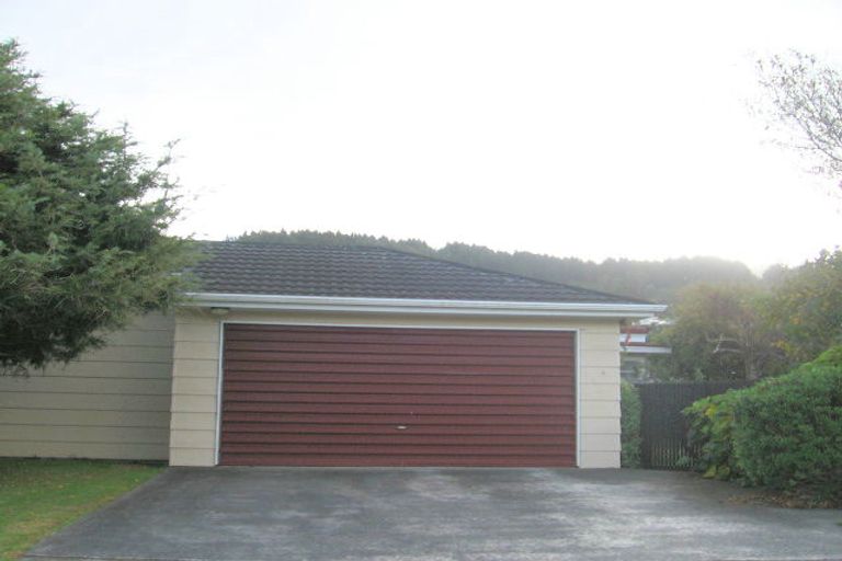 Photo of property in 33 Beauchamp Street, Tawa, Wellington, 5028