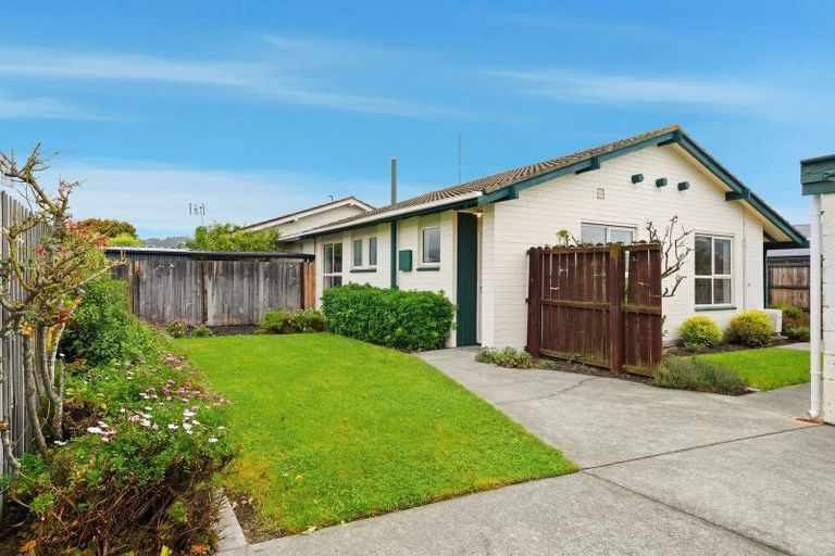 Photo of property in 2/111 Kaiwara Street, Hoon Hay, Christchurch, 8025
