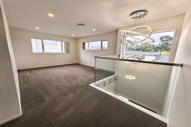 Photo of property in 8b Albany Highway, Greenhithe, Auckland, 0632