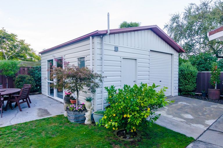 Photo of property in 32 Victoria Street, Carterton, 5713