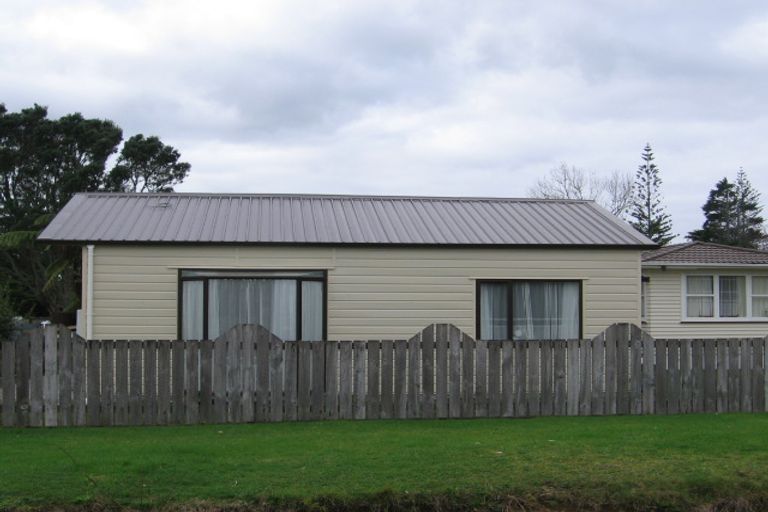 Photo of property in 9 Knox Road, Swanson, Auckland, 0612