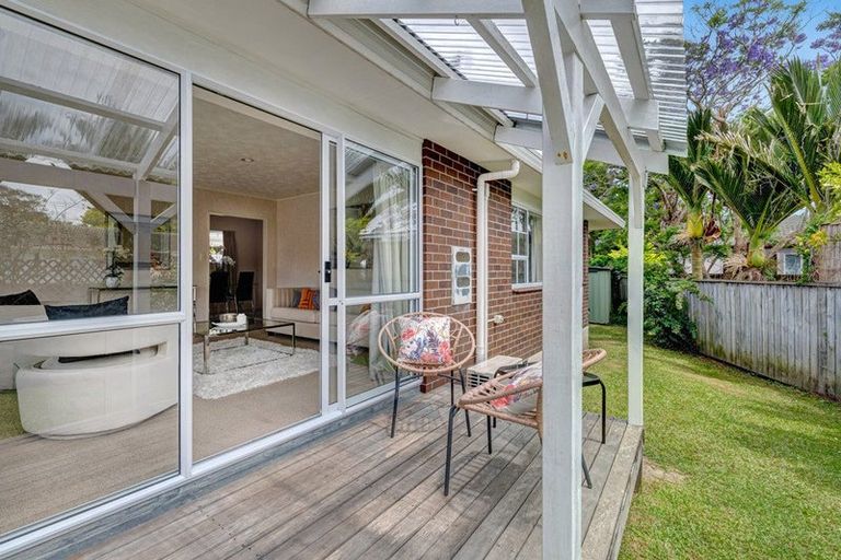 Photo of property in 2/24a Wolsley Avenue, Milford, Auckland, 0620