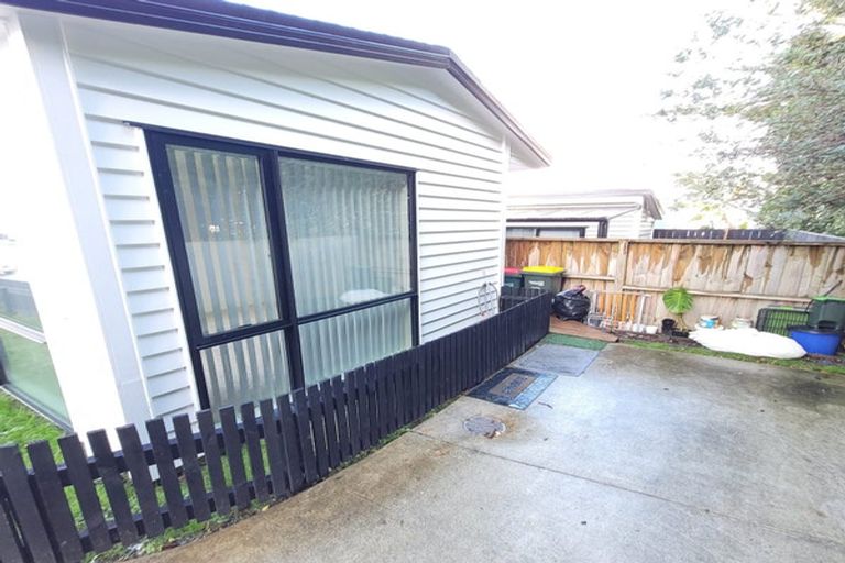 Photo of property in 3a Matakohe Road, Westgate, Auckland, 0814