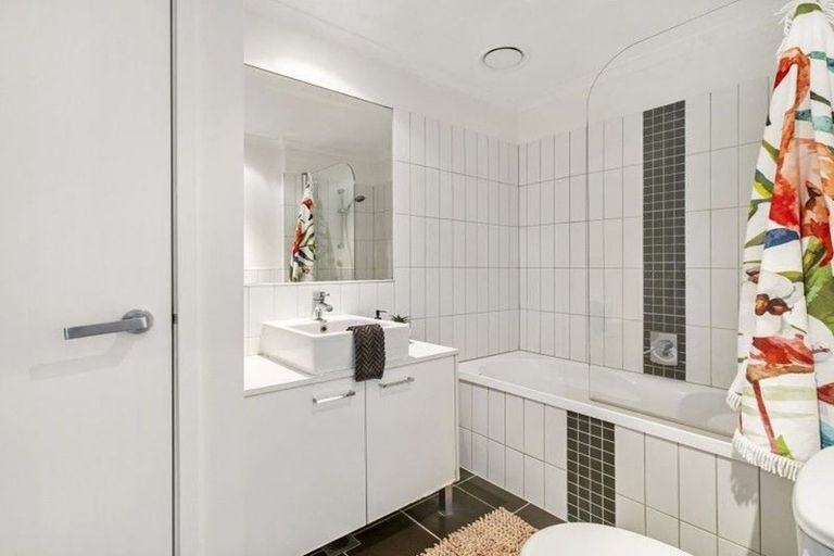 Photo of property in 277 Maunganui Road, Mount Maunganui, 3116