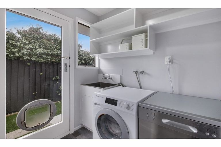 Photo of property in 1/6 Jade Place, Parklands, Christchurch, 8083