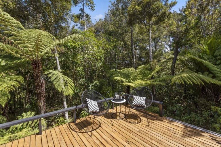 Photo of property in 12 Kaihu Street, Northcote, Auckland, 0627