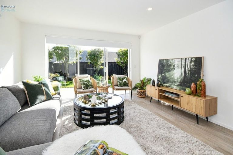 Photo of property in 6 Hoiho Road, Pukekohe, 2120