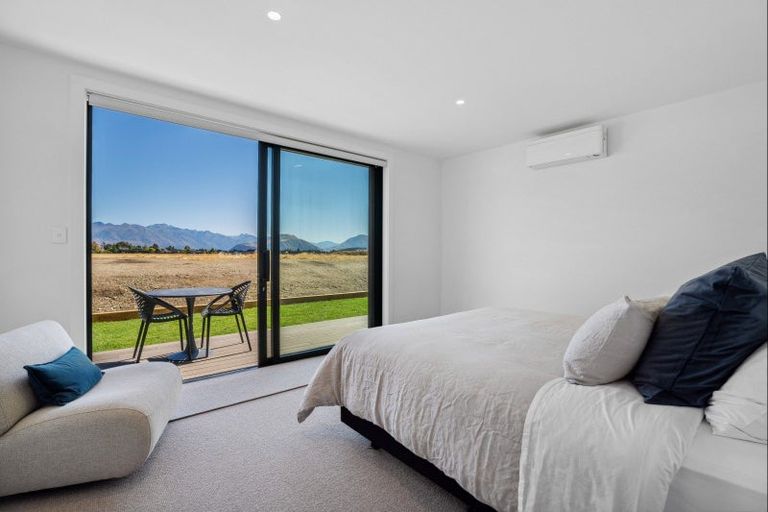 Photo of property in 27 Rubus Street, Wanaka, 9382