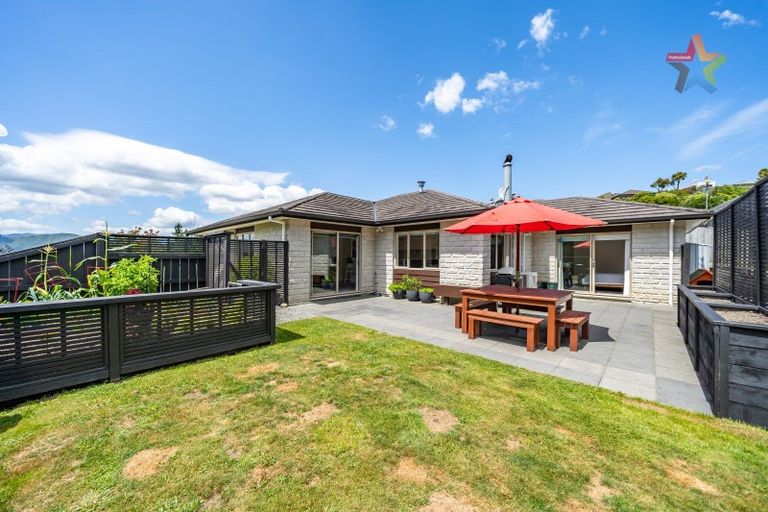 Photo of property in 10 Meadowbank Drive, Belmont, Lower Hutt, 5010
