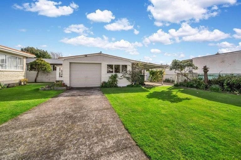 Photo of property in 52a Dixon Avenue, Hawera, 4610