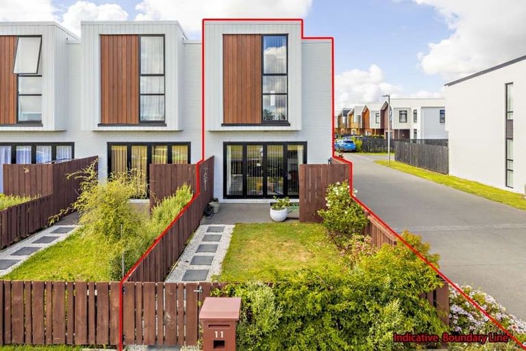Photo of property in 11 Walsh Road, Papakura, 2110