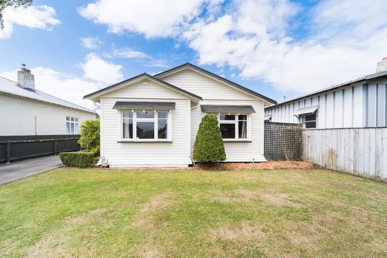 Photo of property in 43 Lyndhurst Street, Takaro, Palmerston North, 4412