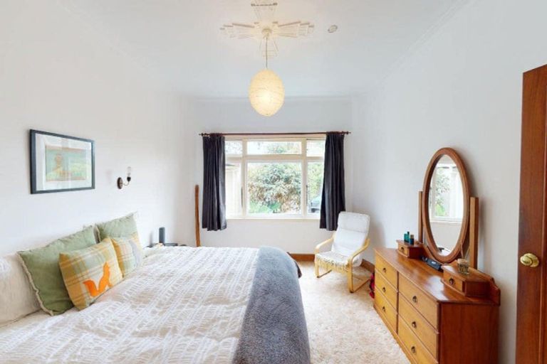 Photo of property in 6 Taranaki Street, Saint Johns Hill, Whanganui, 4501