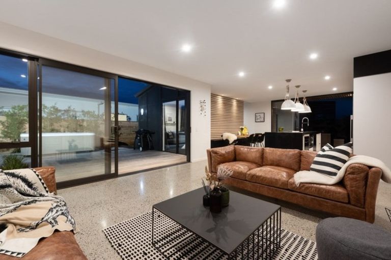 Photo of property in 15 Awatira Drive, Papamoa Beach, Papamoa, 3118