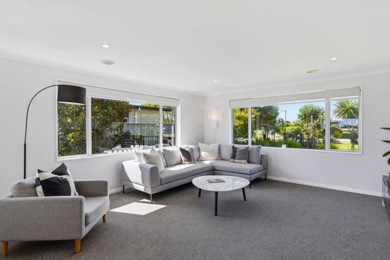 Photo of property in 11 Taranui Way, Paraparaumu Beach, Paraparaumu, 5032