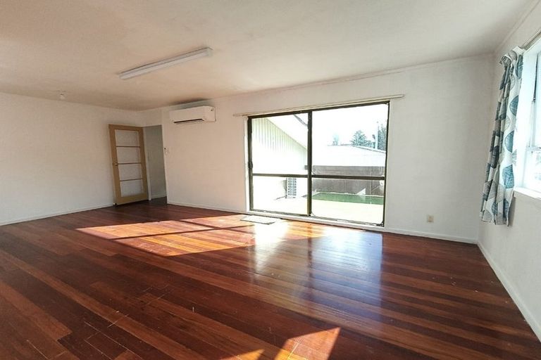 Photo of property in 1/28 Tonar Street, Northcote, Auckland, 0627