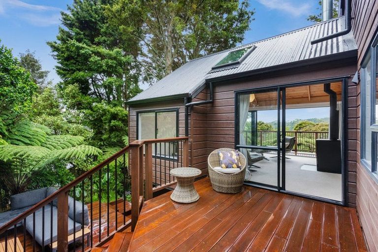 Photo of property in 189 Shaw Road, Oratia, Auckland, 0604