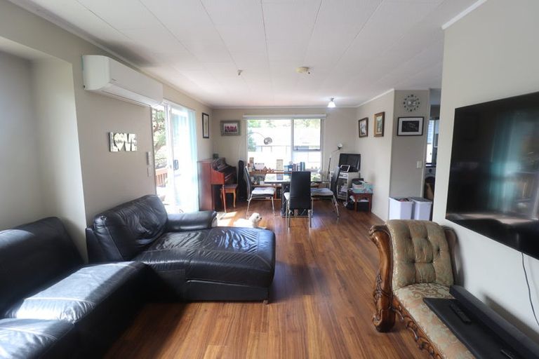 Photo of property in 1/139 Spinella Drive, Bayview, Auckland, 0629