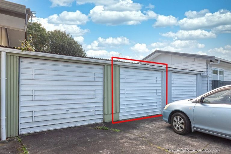 Photo of property in 3/1 Tawa Road, Te Atatu Peninsula, Auckland, 0610