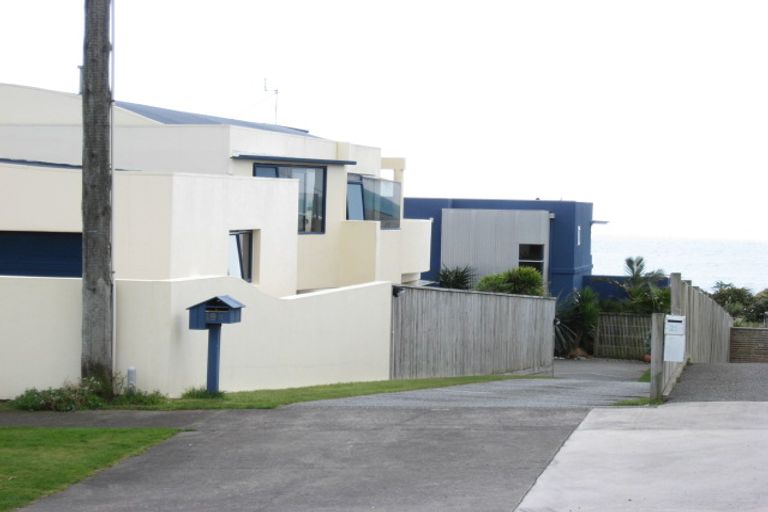 Photo of property in 19a Hamblyn Street, Strandon, New Plymouth, 4312