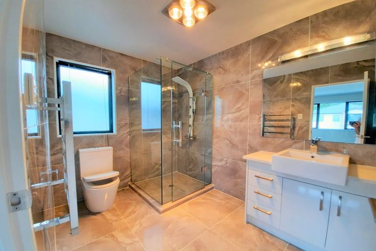 Photo of property in 11 Drumbuoy Drive, Flat Bush, Auckland, 2019