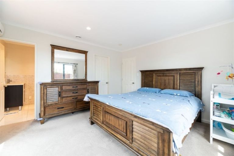 Photo of property in 10 Roy Maloney Drive, Henderson, Auckland, 0612