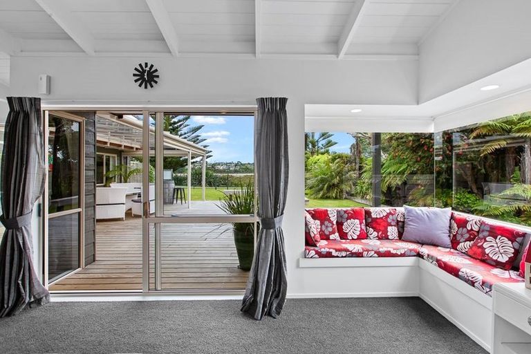 Photo of property in 24 Settlers Grove, Orewa, 0931