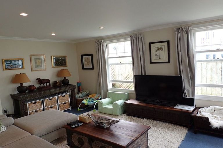 Photo of property in 10 Somerset Avenue, Newtown, Wellington, 6021