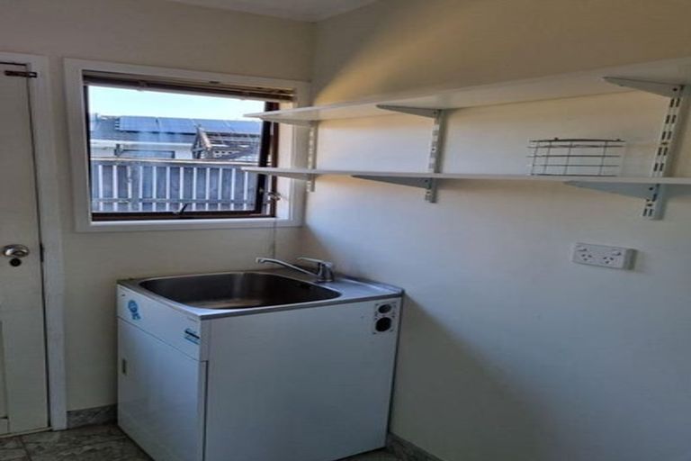 Photo of property in 98 Wattle Farm Road, Wattle Downs, Auckland, 2103