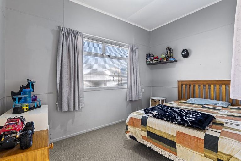 Photo of property in 129 Bridge Street, Eltham, 4322