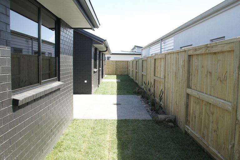 Photo of property in 20 Awatira Drive, Papamoa Beach, Papamoa, 3118