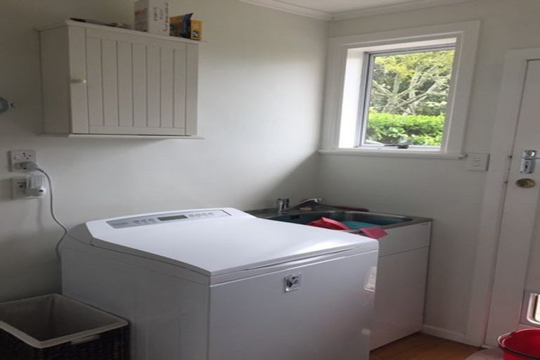 Photo of property in 4 Wharf Road, Te Atatu Peninsula, Auckland, 0610