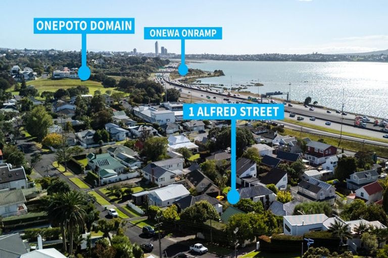 Photo of property in 1 Alfred Street, Northcote Point, Auckland, 0627
