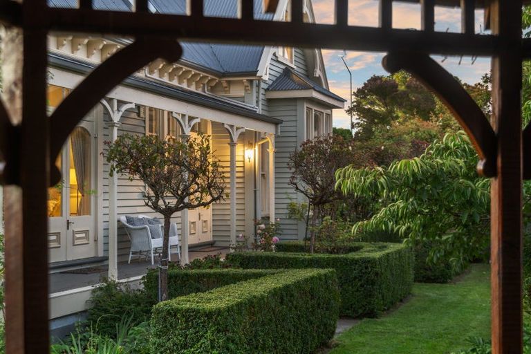 Photo of property in 172 Blighs Road, Strowan, Christchurch, 8052