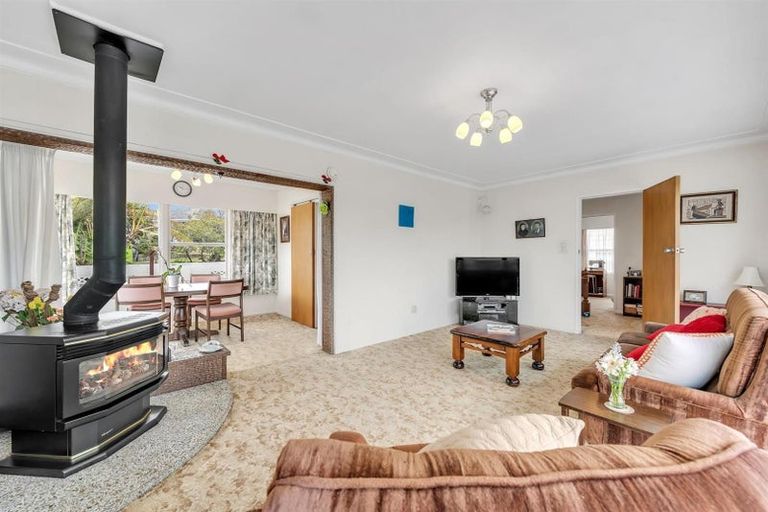 Photo of property in 17 Larne Avenue, Pakuranga Heights, Auckland, 2010
