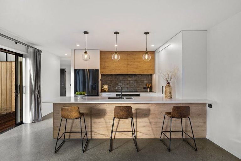 Photo of property in 69 Howden Drive, Jacks Point, 9371