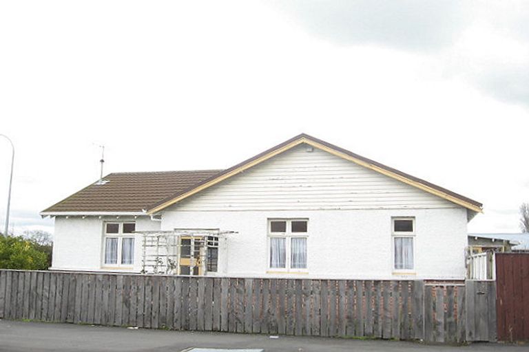 Photo of property in 16 West Street, West End, Palmerston North, 4412
