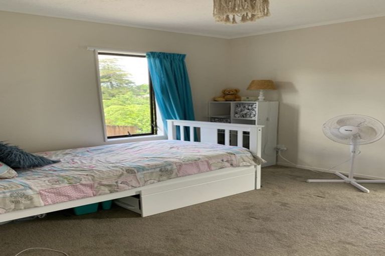 Photo of property in 43 Gosford Drive, Botany Downs, Auckland, 2010