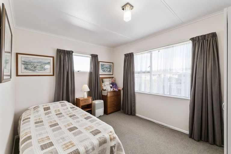 Photo of property in 12 Heather Street, Levin, 5510