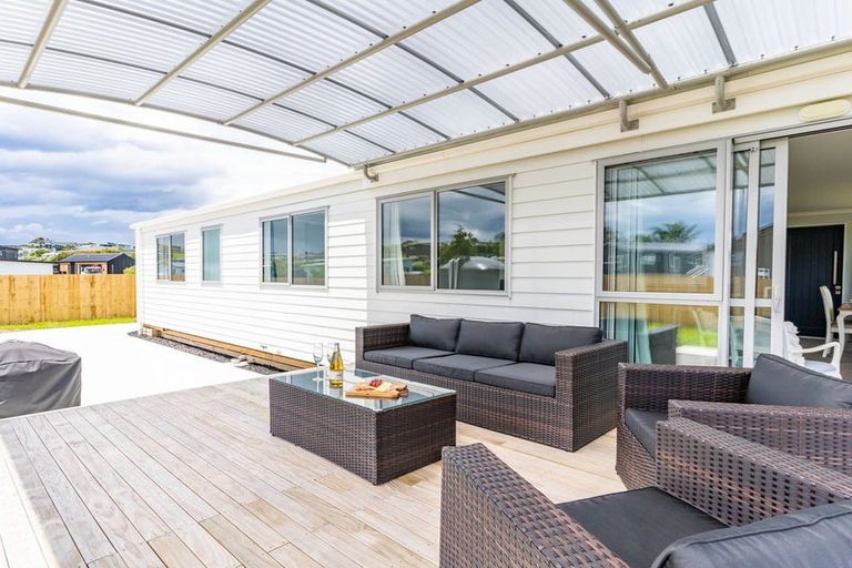 Photo of property in 64 Marram Place, Mangawhai Heads, Mangawhai, 0505