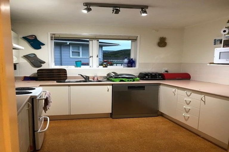 Photo of property in 13 Timaru Grove, Kelson, Lower Hutt, 5010