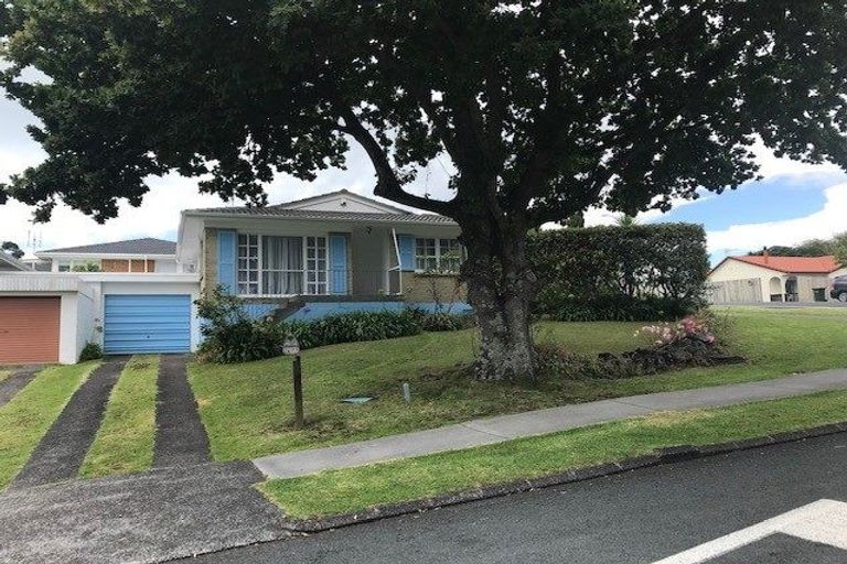 Photo of property in 1/1 Wycherley Drive, Bucklands Beach, Auckland, 2014