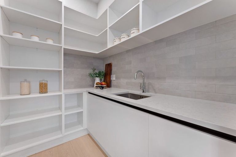 Photo of property in 9 Halcyon Bay Lane, Wainui, 0992