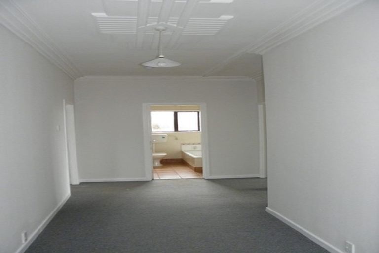Photo of property in 302 Princes Street, Strathern, Invercargill, 9812